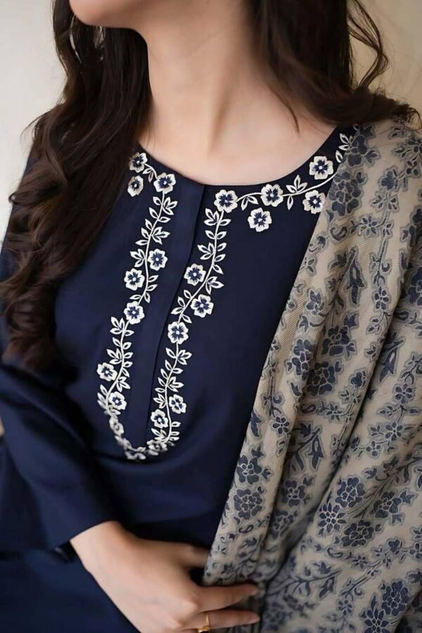 Stylish 3pcs unstiched embroidered suit - Image 3