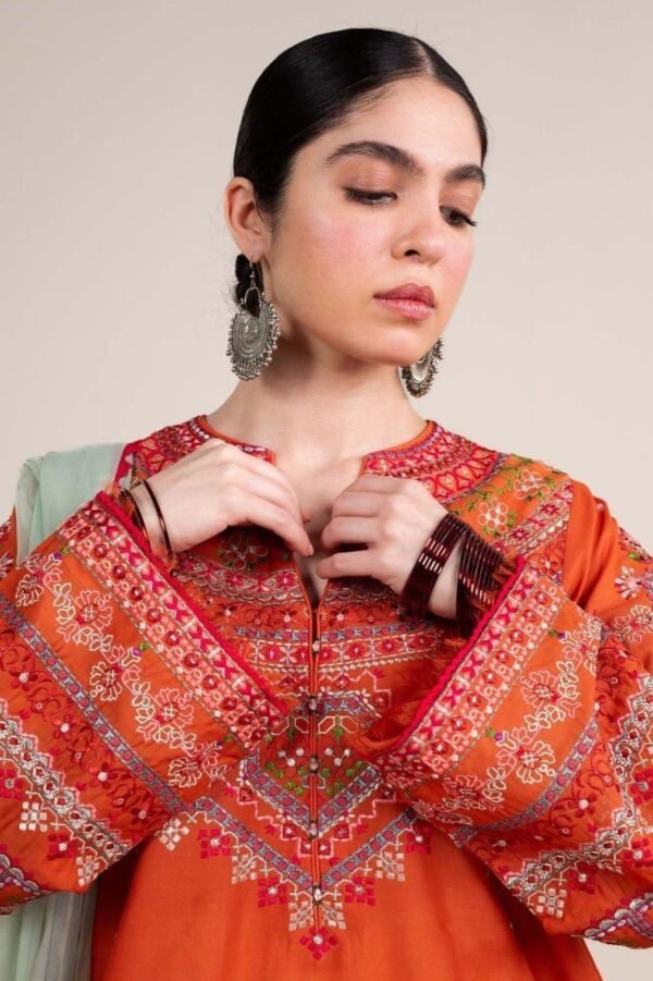 Exquisite unstiched embroidered 3pcs - Image 4