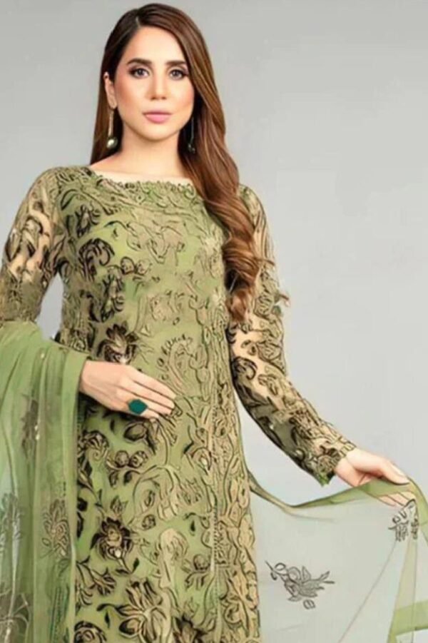 Stunning 3pcs unstiched embroidered suit