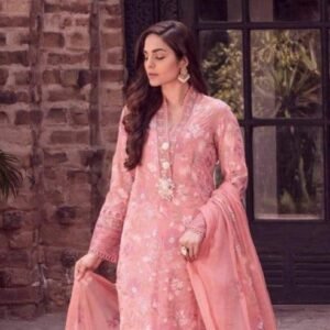 Neckline: Embroidered